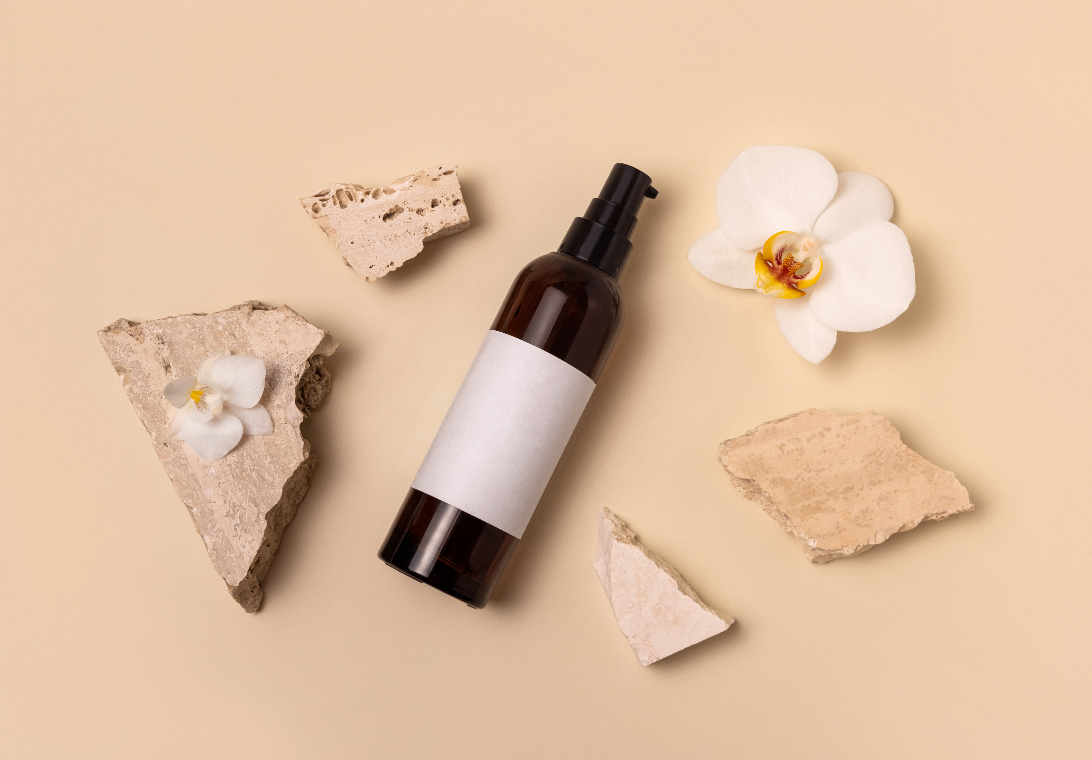 Moisturizing facial cream with botanical ingredients